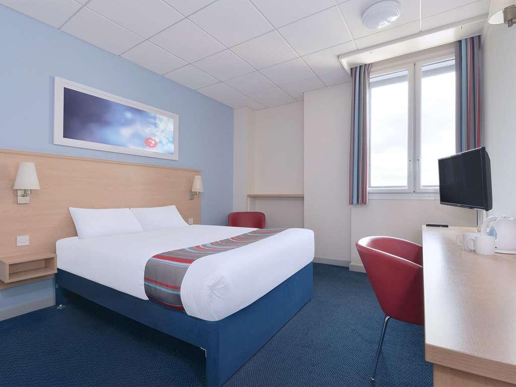 Travelodge Leicester Hinckley Road Room photo