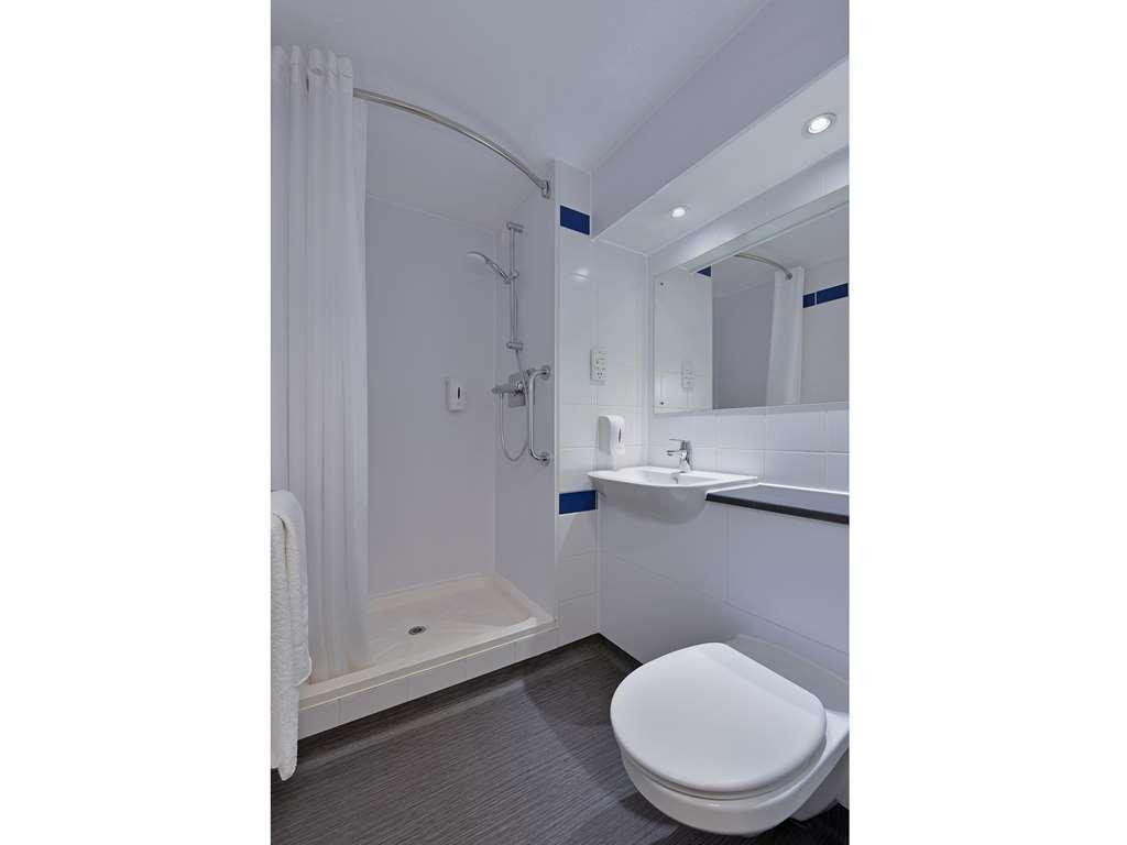 Travelodge Leicester Hinckley Road Room photo